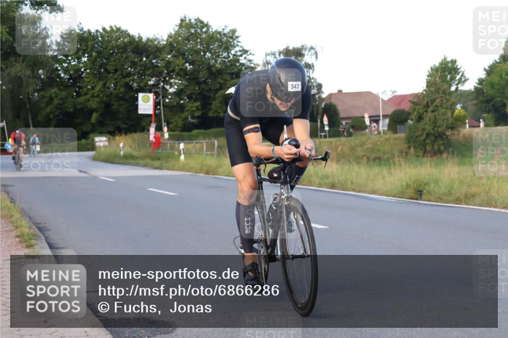 25.08.2024 - Elbe Triathlon Hamburg Fuchs,  Jonas http://msf.ph/oto/6866286 25.08.2024 09:25:47 Radfahren 347, 77, 238 meine-sportfotos.de