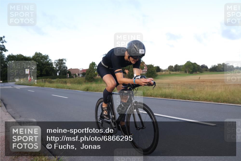 25.08.2024 - Elbe Triathlon Hamburg Fuchs,  Jonas http://msf.ph/oto/6866295 25.08.2024 09:25:47 Radfahren 347, 77, 238 meine-sportfotos.de
