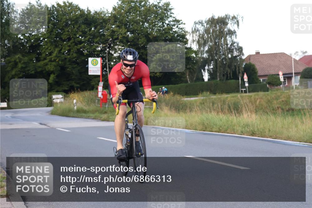 25.08.2024 - Elbe Triathlon Hamburg Fuchs,  Jonas http://msf.ph/oto/6866313 25.08.2024 09:25:50 Radfahren 347, 77, 238 meine-sportfotos.de