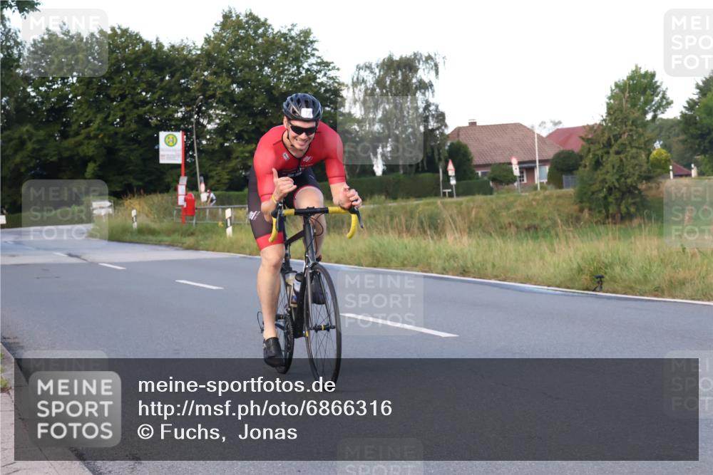 25.08.2024 - Elbe Triathlon Hamburg Fuchs,  Jonas http://msf.ph/oto/6866316 25.08.2024 09:25:50 Radfahren 347, 77, 238 meine-sportfotos.de