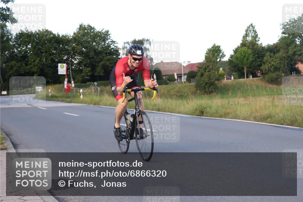 25.08.2024 - Elbe Triathlon Hamburg Fuchs,  Jonas http://msf.ph/oto/6866320 25.08.2024 09:25:50 Radfahren 347, 77, 238 meine-sportfotos.de
