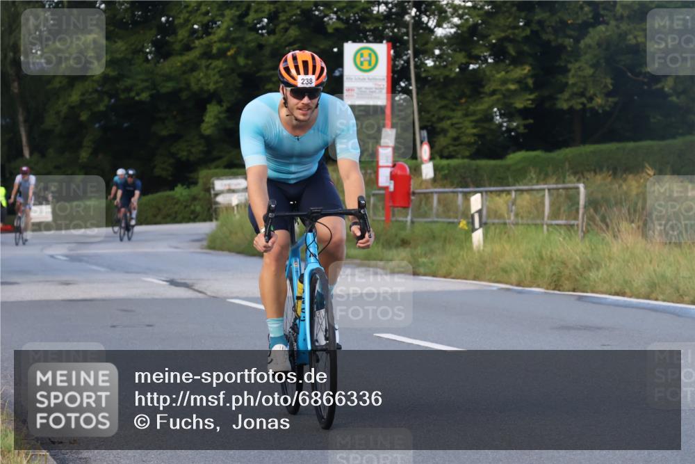 25.08.2024 - Elbe Triathlon Hamburg Fuchs,  Jonas http://msf.ph/oto/6866336 25.08.2024 09:25:53 Radfahren 77, 238, 210, 230 meine-sportfotos.de