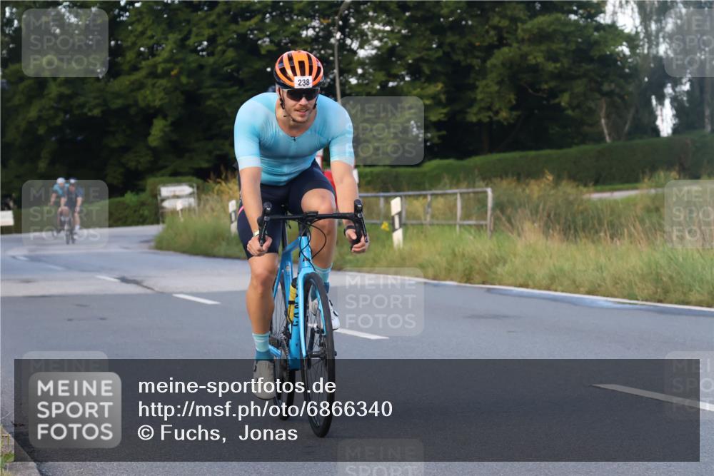 25.08.2024 - Elbe Triathlon Hamburg Fuchs,  Jonas http://msf.ph/oto/6866340 25.08.2024 09:25:53 Radfahren 77, 238, 210, 230 meine-sportfotos.de