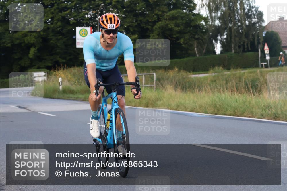 25.08.2024 - Elbe Triathlon Hamburg Fuchs,  Jonas http://msf.ph/oto/6866343 25.08.2024 09:25:53 Radfahren 77, 238, 210, 230 meine-sportfotos.de