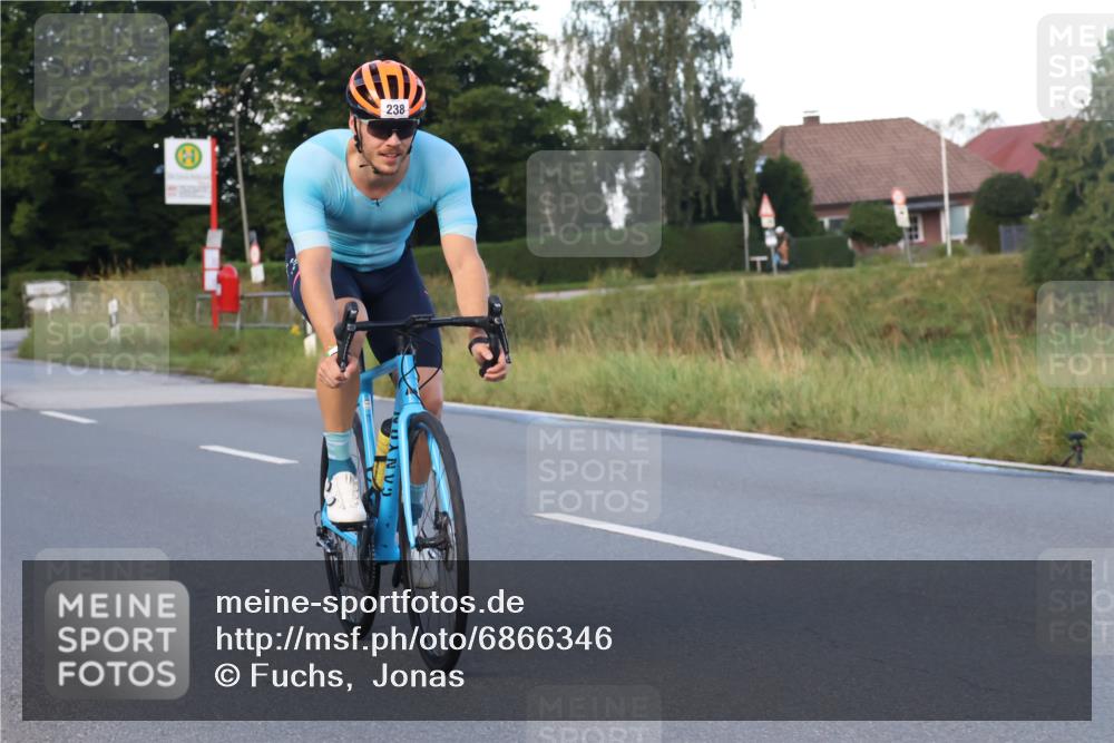 25.08.2024 - Elbe Triathlon Hamburg Fuchs,  Jonas http://msf.ph/oto/6866346 25.08.2024 09:25:53 Radfahren 77, 238, 210, 230 meine-sportfotos.de