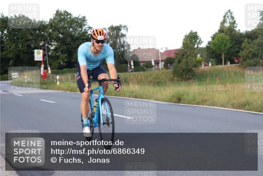 25.08.2024 - Elbe Triathlon Hamburg Fuchs,  Jonas http://msf.ph/oto/6866349 25.08.2024 09:25:53 Radfahren 77, 238, 210, 230 meine-sportfotos.de