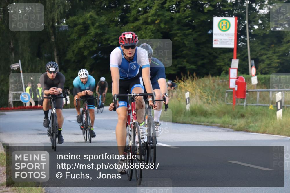 25.08.2024 - Elbe Triathlon Hamburg Fuchs,  Jonas http://msf.ph/oto/6866387 25.08.2024 09:25:58 Radfahren 238, 210, 230, 202, 166, 222 meine-sportfotos.de