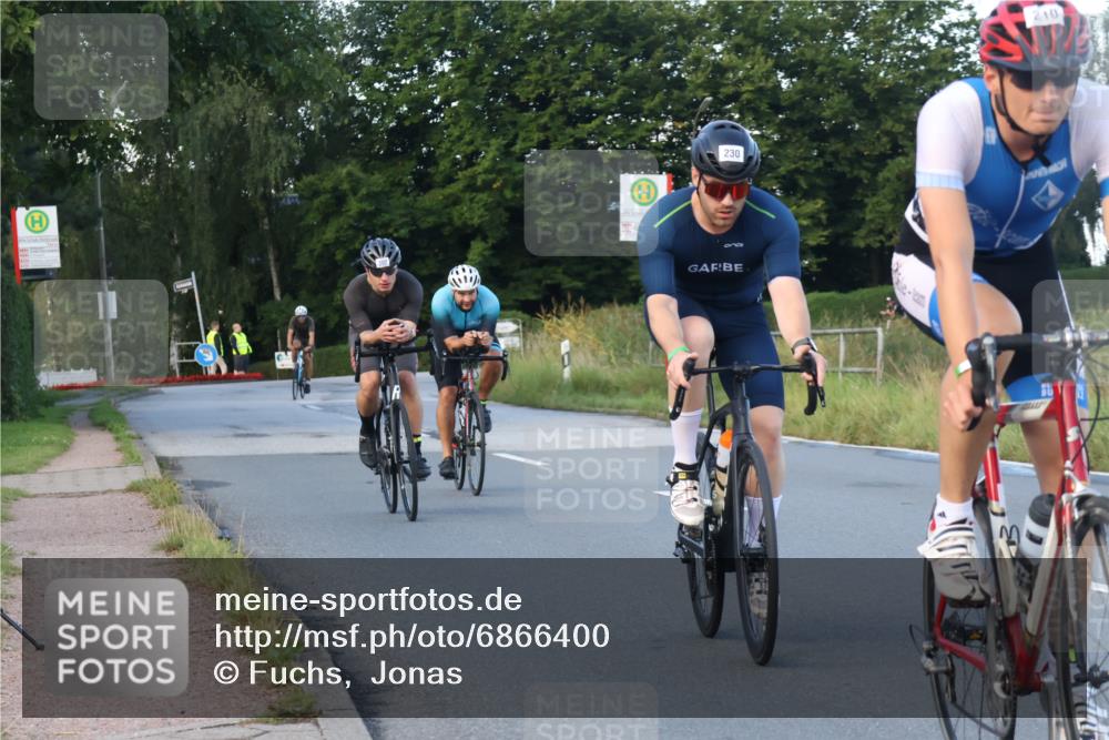 25.08.2024 - Elbe Triathlon Hamburg Fuchs,  Jonas http://msf.ph/oto/6866400 25.08.2024 09:25:59 Radfahren 238, 210, 230, 202, 166, 222 meine-sportfotos.de