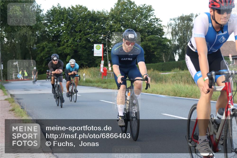 25.08.2024 - Elbe Triathlon Hamburg Fuchs,  Jonas http://msf.ph/oto/6866403 25.08.2024 09:25:59 Radfahren 238, 210, 230, 202, 166, 222 meine-sportfotos.de