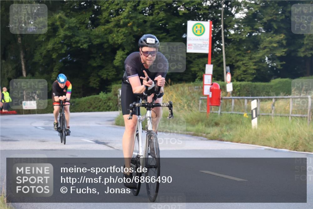 25.08.2024 - Elbe Triathlon Hamburg Fuchs,  Jonas http://msf.ph/oto/6866490 25.08.2024 09:26:10 Radfahren 222, 158, 61, 252, 390, 52, 285, 318 meine-sportfotos.de