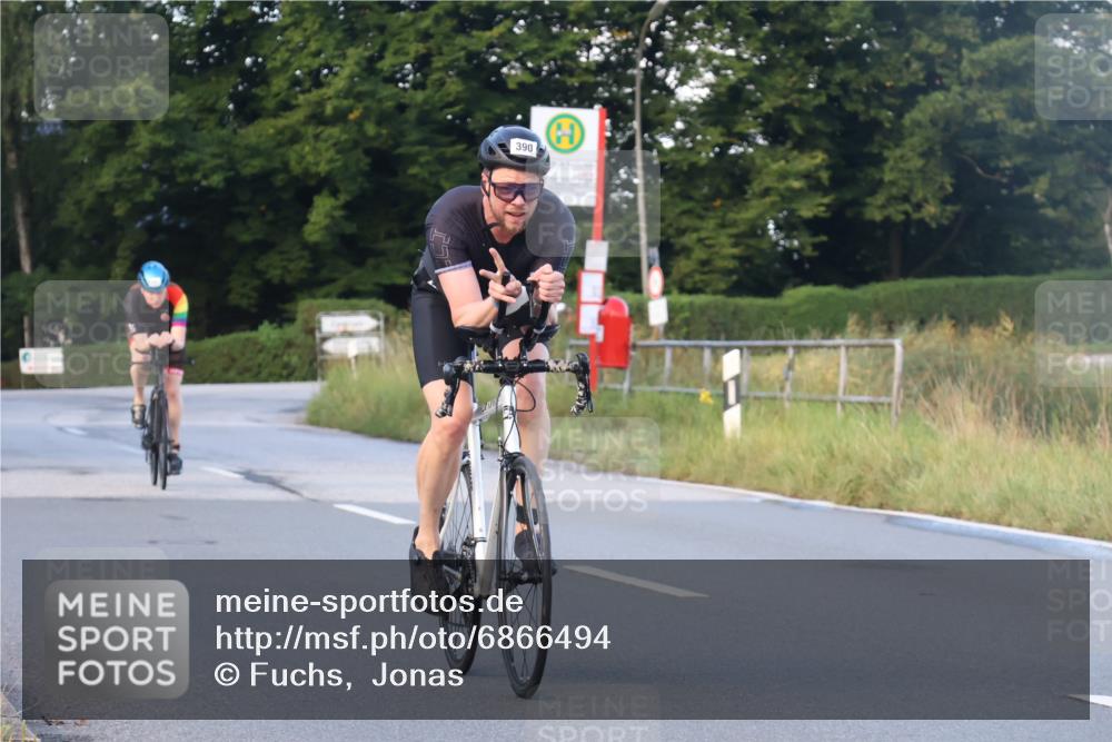 25.08.2024 - Elbe Triathlon Hamburg Fuchs,  Jonas http://msf.ph/oto/6866494 25.08.2024 09:26:10 Radfahren 222, 158, 61, 252, 390, 52, 285, 318 meine-sportfotos.de