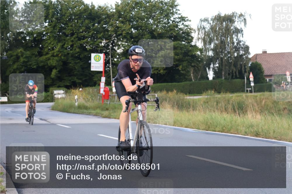 25.08.2024 - Elbe Triathlon Hamburg Fuchs,  Jonas http://msf.ph/oto/6866501 25.08.2024 09:26:11 Radfahren 158, 61, 252, 390, 52, 285, 318 meine-sportfotos.de
