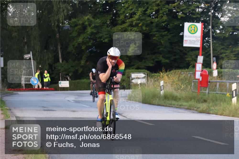 25.08.2024 - Elbe Triathlon Hamburg Fuchs,  Jonas http://msf.ph/oto/6866548 25.08.2024 09:26:18 Radfahren 52, 285, 318, 54, 83, 194 meine-sportfotos.de