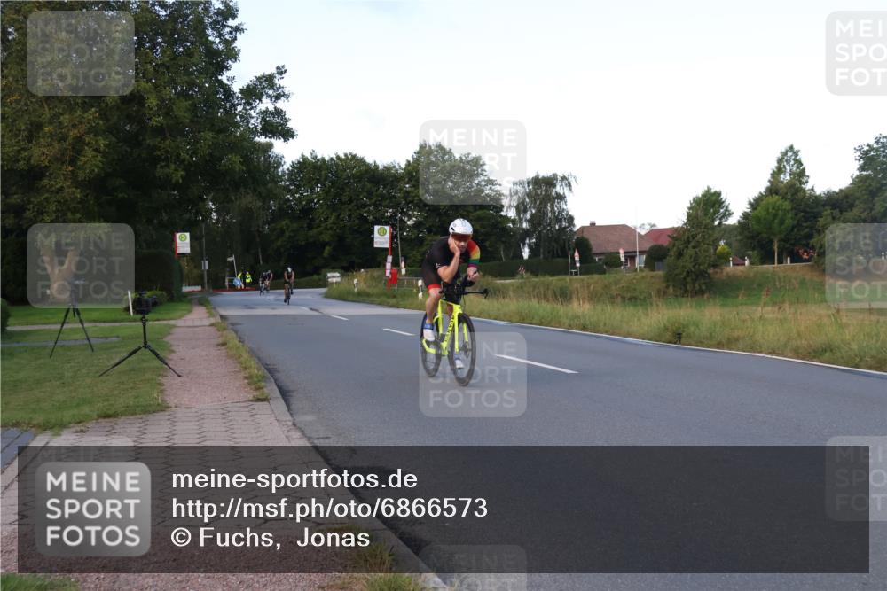25.08.2024 - Elbe Triathlon Hamburg Fuchs,  Jonas http://msf.ph/oto/6866573 25.08.2024 09:26:19 Radfahren 285, 318, 54, 83, 194, 217 meine-sportfotos.de