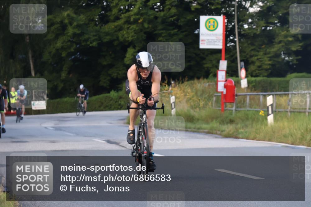 25.08.2024 - Elbe Triathlon Hamburg Fuchs,  Jonas http://msf.ph/oto/6866583 25.08.2024 09:26:21 Radfahren 54, 83, 194, 217, 244 meine-sportfotos.de