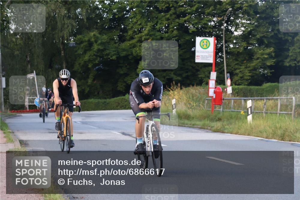 25.08.2024 - Elbe Triathlon Hamburg Fuchs,  Jonas http://msf.ph/oto/6866617 25.08.2024 09:26:24 Radfahren 54, 83, 194, 217, 244, 193, 293, 239 meine-sportfotos.de