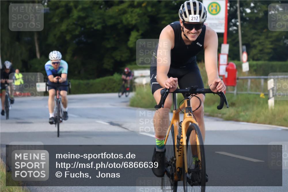 25.08.2024 - Elbe Triathlon Hamburg Fuchs,  Jonas http://msf.ph/oto/6866639 25.08.2024 09:26:25 Radfahren 83, 194, 217, 244, 193, 293, 239 meine-sportfotos.de