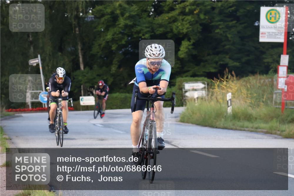 25.08.2024 - Elbe Triathlon Hamburg Fuchs,  Jonas http://msf.ph/oto/6866646 25.08.2024 09:26:26 Radfahren 83, 194, 217, 244, 193, 293, 239 meine-sportfotos.de