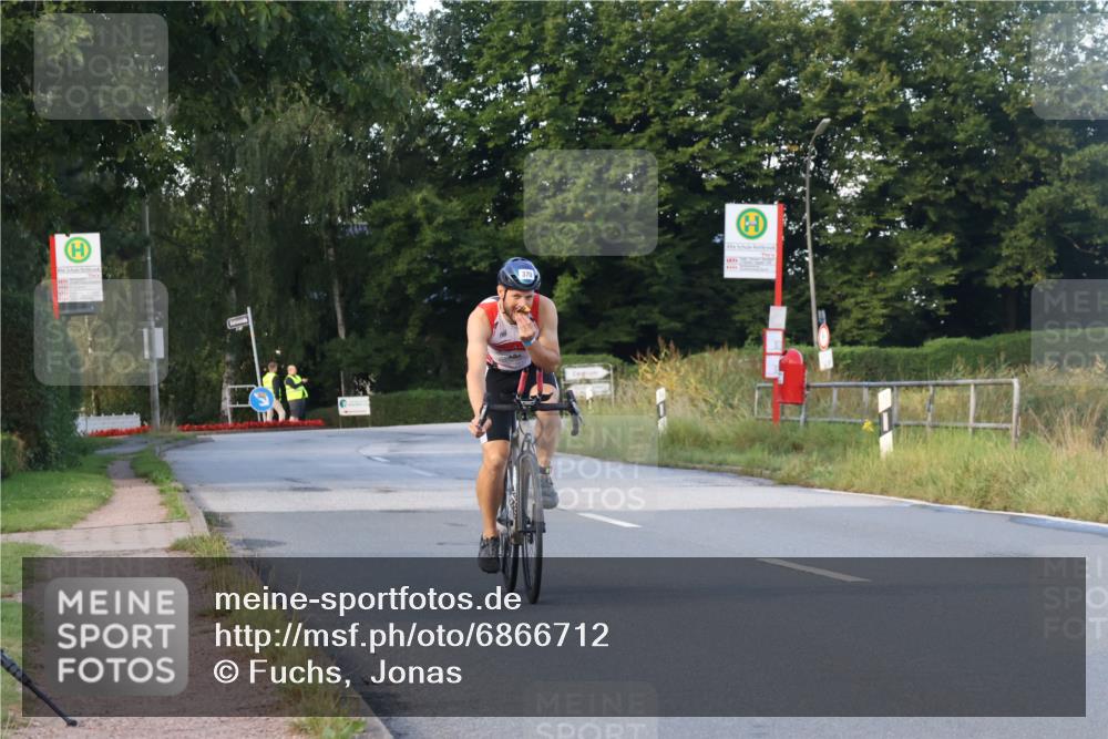 25.08.2024 - Elbe Triathlon Hamburg Fuchs,  Jonas http://msf.ph/oto/6866712 25.08.2024 09:26:36 Radfahren 293, 239, 370 meine-sportfotos.de