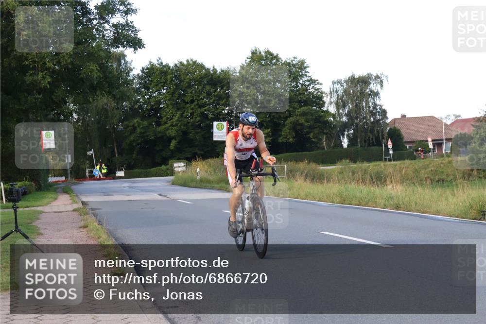 25.08.2024 - Elbe Triathlon Hamburg Fuchs,  Jonas http://msf.ph/oto/6866720 25.08.2024 09:26:37 Radfahren 370 meine-sportfotos.de
