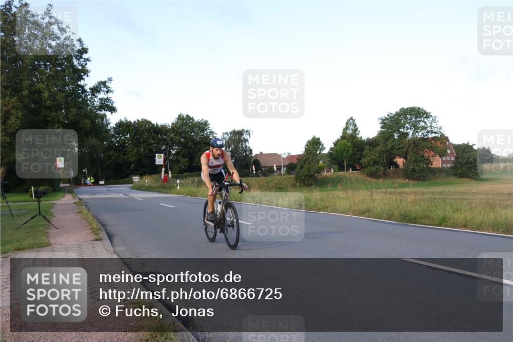 25.08.2024 - Elbe Triathlon Hamburg Fuchs,  Jonas http://msf.ph/oto/6866725 25.08.2024 09:26:37 Radfahren 370 meine-sportfotos.de