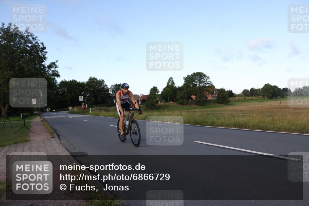25.08.2024 - Elbe Triathlon Hamburg Fuchs,  Jonas http://msf.ph/oto/6866729 25.08.2024 09:26:37 Radfahren 370 meine-sportfotos.de