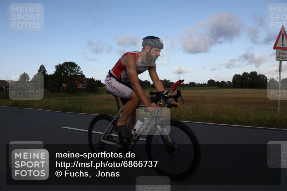 25.08.2024 - Elbe Triathlon Hamburg Fuchs,  Jonas http://msf.ph/oto/6866737 25.08.2024 09:26:38 Radfahren 370 meine-sportfotos.de