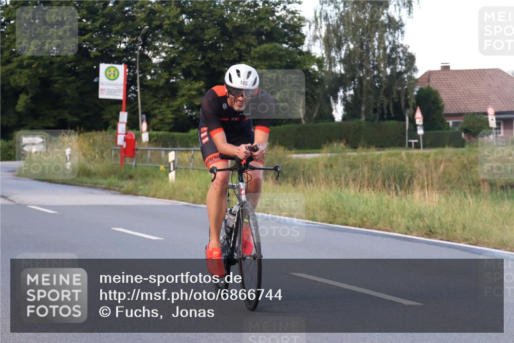 25.08.2024 - Elbe Triathlon Hamburg Fuchs,  Jonas http://msf.ph/oto/6866744 25.08.2024 09:26:49 Radfahren 185, 409, 282 meine-sportfotos.de