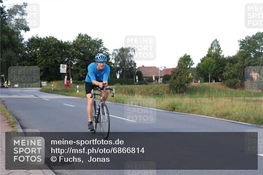 25.08.2024 - Elbe Triathlon Hamburg Fuchs,  Jonas http://msf.ph/oto/6866814 25.08.2024 09:26:56 Radfahren 409, 282 meine-sportfotos.de