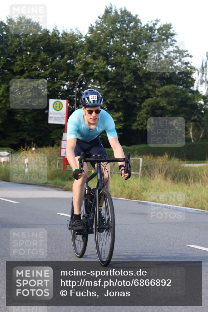 25.08.2024 - Elbe Triathlon Hamburg Fuchs,  Jonas http://msf.ph/oto/6866892 25.08.2024 09:27:17 Radfahren 235, 434 meine-sportfotos.de