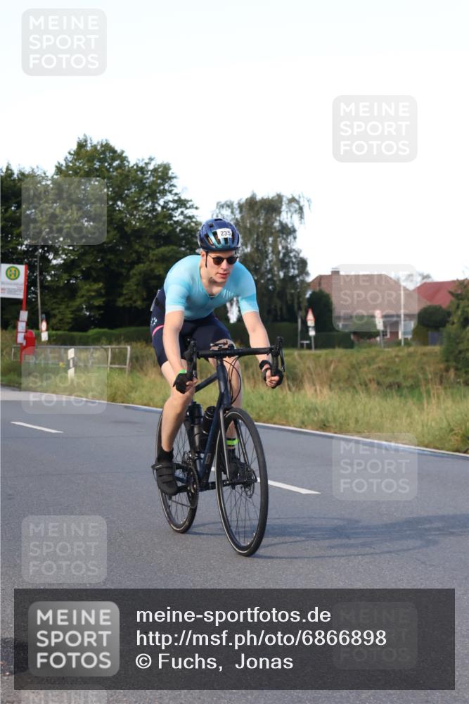 25.08.2024 - Elbe Triathlon Hamburg Fuchs,  Jonas http://msf.ph/oto/6866898 25.08.2024 09:27:18 Radfahren 235, 434 meine-sportfotos.de