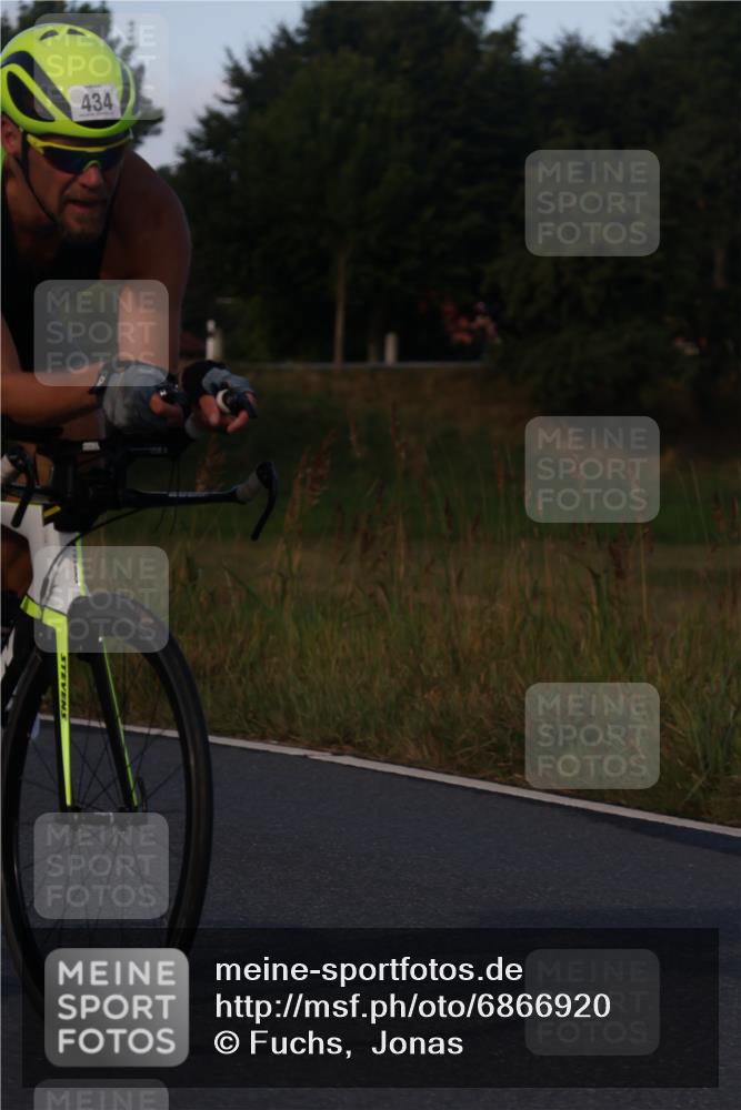 25.08.2024 - Elbe Triathlon Hamburg Fuchs,  Jonas http://msf.ph/oto/6866920 25.08.2024 09:27:22 Radfahren 235, 434, 387, 403 meine-sportfotos.de