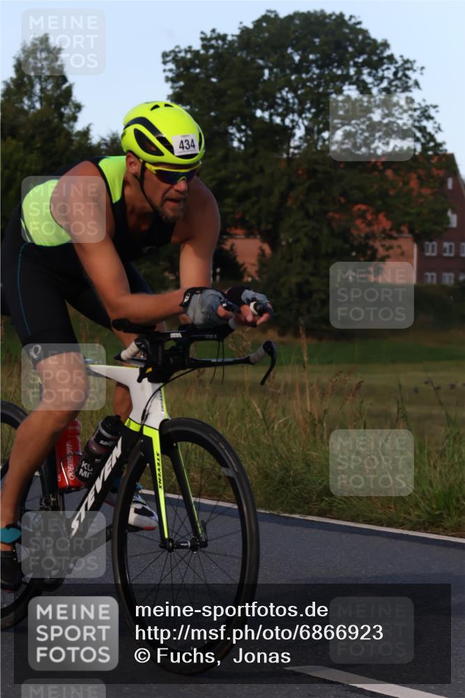 25.08.2024 - Elbe Triathlon Hamburg Fuchs,  Jonas http://msf.ph/oto/6866923 25.08.2024 09:27:22 Radfahren 235, 434, 387, 403 meine-sportfotos.de