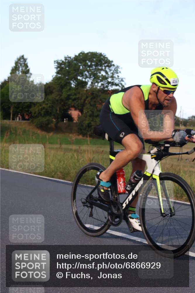 25.08.2024 - Elbe Triathlon Hamburg Fuchs,  Jonas http://msf.ph/oto/6866929 25.08.2024 09:27:22 Radfahren 235, 434, 387, 403 meine-sportfotos.de