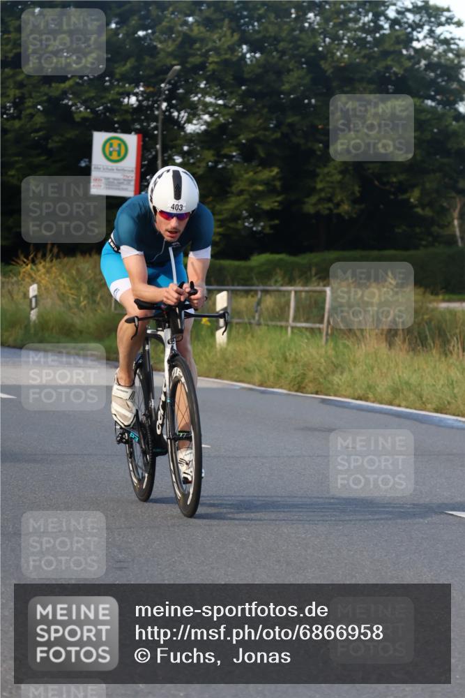 25.08.2024 - Elbe Triathlon Hamburg Fuchs,  Jonas http://msf.ph/oto/6866958 25.08.2024 09:27:29 Radfahren 387, 403, 157, 378 meine-sportfotos.de