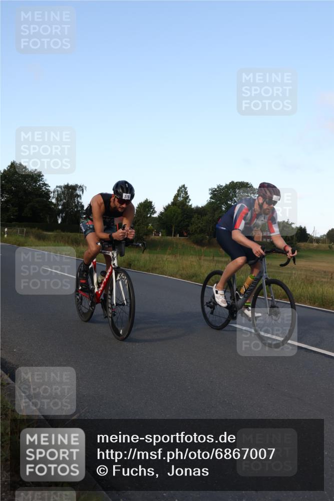 25.08.2024 - Elbe Triathlon Hamburg Fuchs,  Jonas http://msf.ph/oto/6867007 25.08.2024 09:27:34 Radfahren 403, 157, 378, 215, 163 meine-sportfotos.de