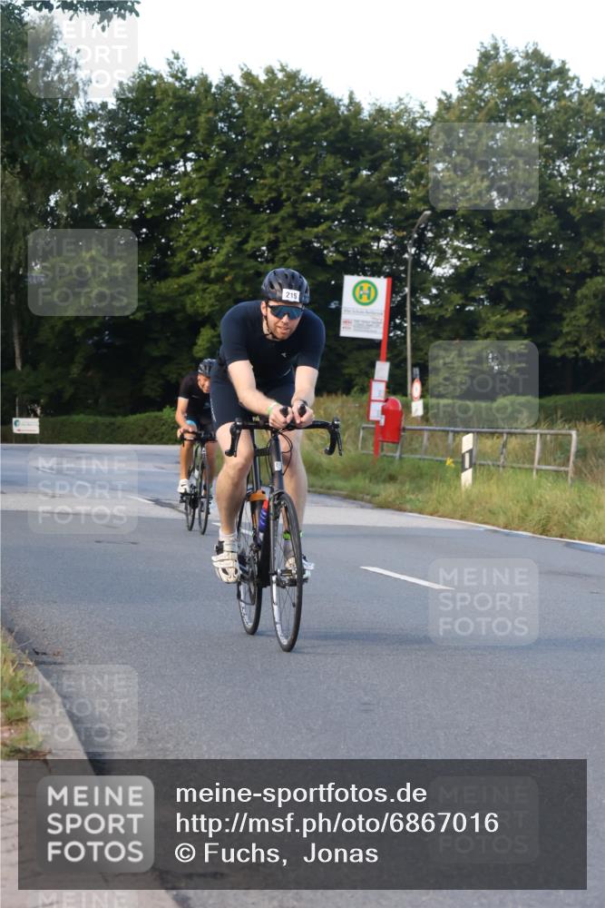 25.08.2024 - Elbe Triathlon Hamburg Fuchs,  Jonas http://msf.ph/oto/6867016 25.08.2024 09:27:37 Radfahren 157, 378, 215, 163 meine-sportfotos.de