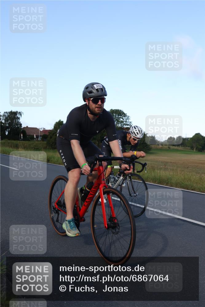 25.08.2024 - Elbe Triathlon Hamburg Fuchs,  Jonas http://msf.ph/oto/6867064 25.08.2024 09:28:02 Radfahren 141, 41, 233, 150, 69, 207 meine-sportfotos.de