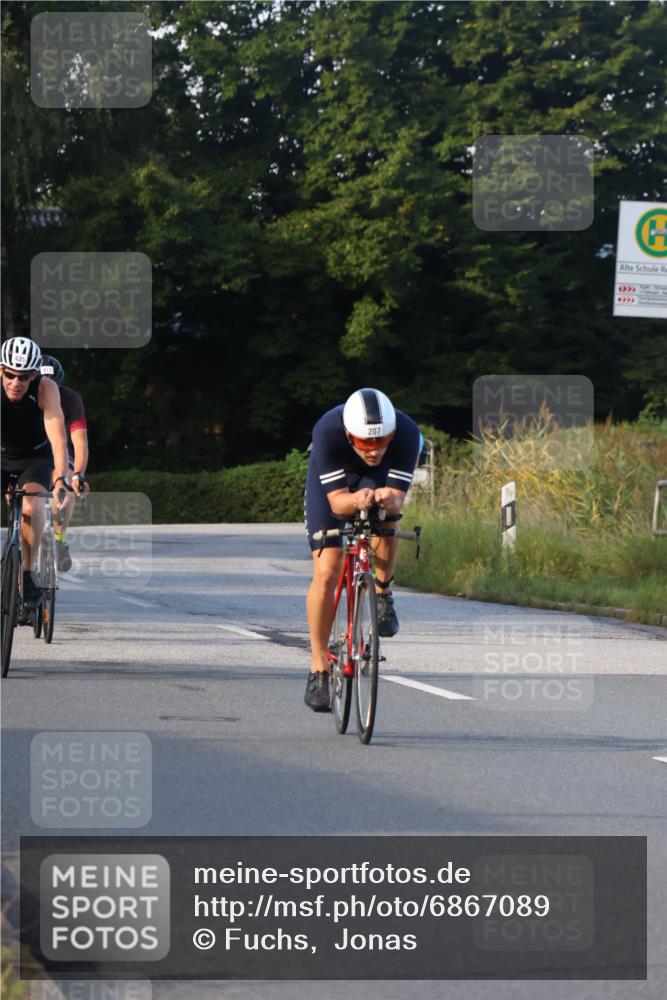 25.08.2024 - Elbe Triathlon Hamburg Fuchs,  Jonas http://msf.ph/oto/6867089 25.08.2024 09:28:08 Radfahren 150, 69, 207, 435, 417, 55 meine-sportfotos.de