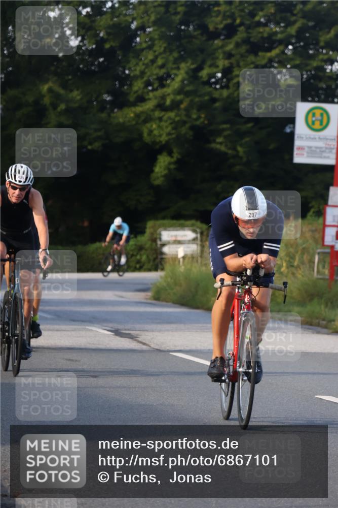 25.08.2024 - Elbe Triathlon Hamburg Fuchs,  Jonas http://msf.ph/oto/6867101 25.08.2024 09:28:08 Radfahren 150, 69, 207, 435, 417, 55 meine-sportfotos.de