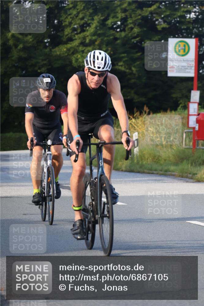 25.08.2024 - Elbe Triathlon Hamburg Fuchs,  Jonas http://msf.ph/oto/6867105 25.08.2024 09:28:09 Radfahren 150, 69, 207, 435, 417, 55 meine-sportfotos.de