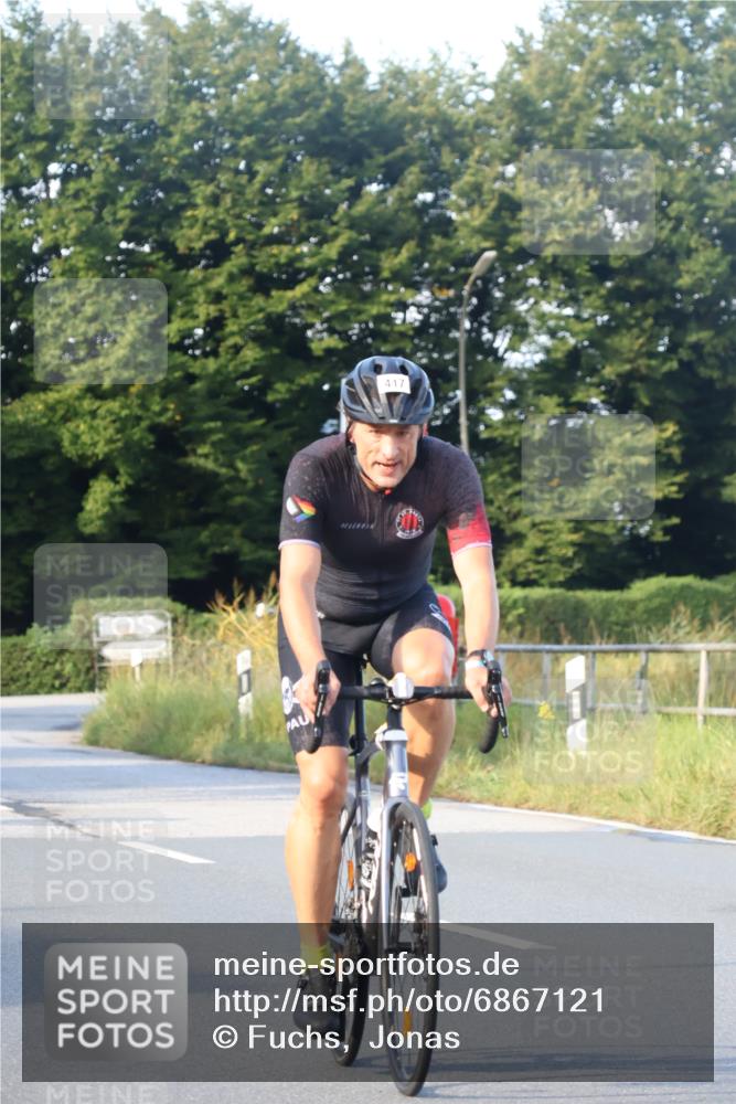 25.08.2024 - Elbe Triathlon Hamburg Fuchs,  Jonas http://msf.ph/oto/6867121 25.08.2024 09:28:10 Radfahren 150, 69, 207, 435, 417, 55, 270 meine-sportfotos.de