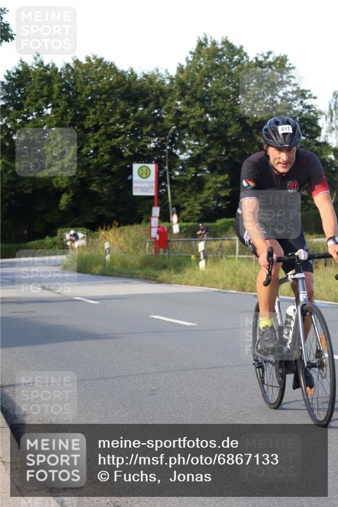 25.08.2024 - Elbe Triathlon Hamburg Fuchs,  Jonas http://msf.ph/oto/6867133 25.08.2024 09:28:11 Radfahren 150, 69, 207, 435, 417, 55, 270 meine-sportfotos.de