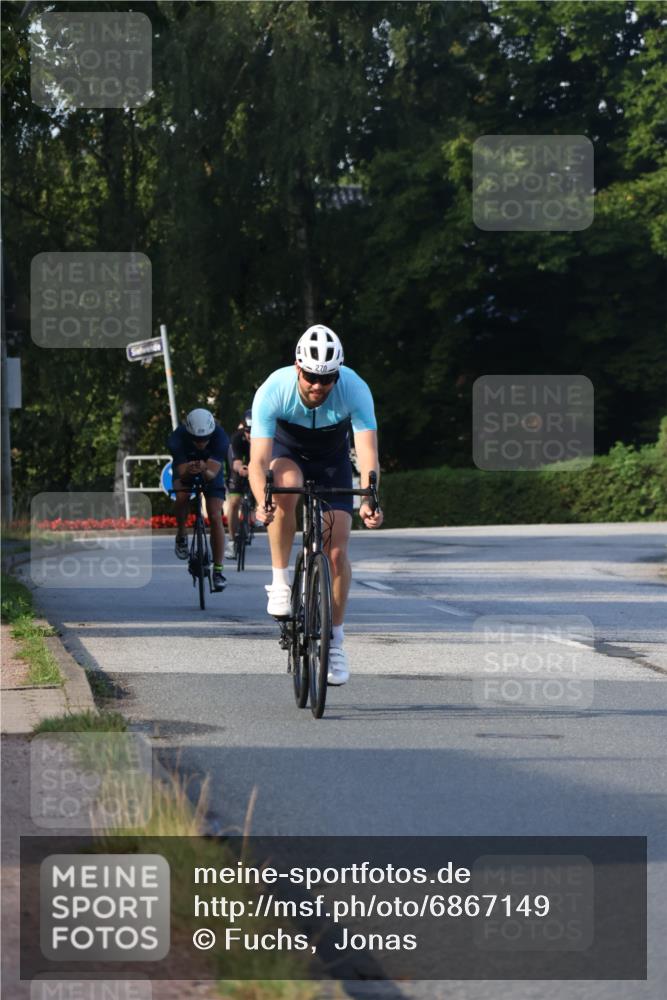 25.08.2024 - Elbe Triathlon Hamburg Fuchs,  Jonas http://msf.ph/oto/6867149 25.08.2024 09:28:15 Radfahren 435, 417, 55, 270, 358, 398 meine-sportfotos.de