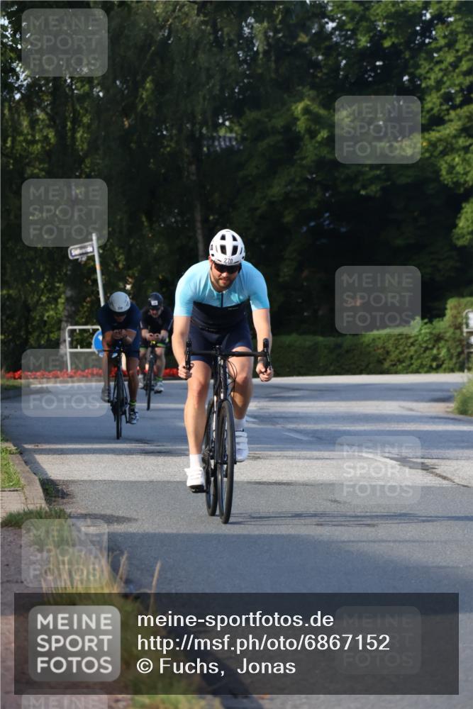 25.08.2024 - Elbe Triathlon Hamburg Fuchs,  Jonas http://msf.ph/oto/6867152 25.08.2024 09:28:15 Radfahren 435, 417, 55, 270, 358, 398 meine-sportfotos.de