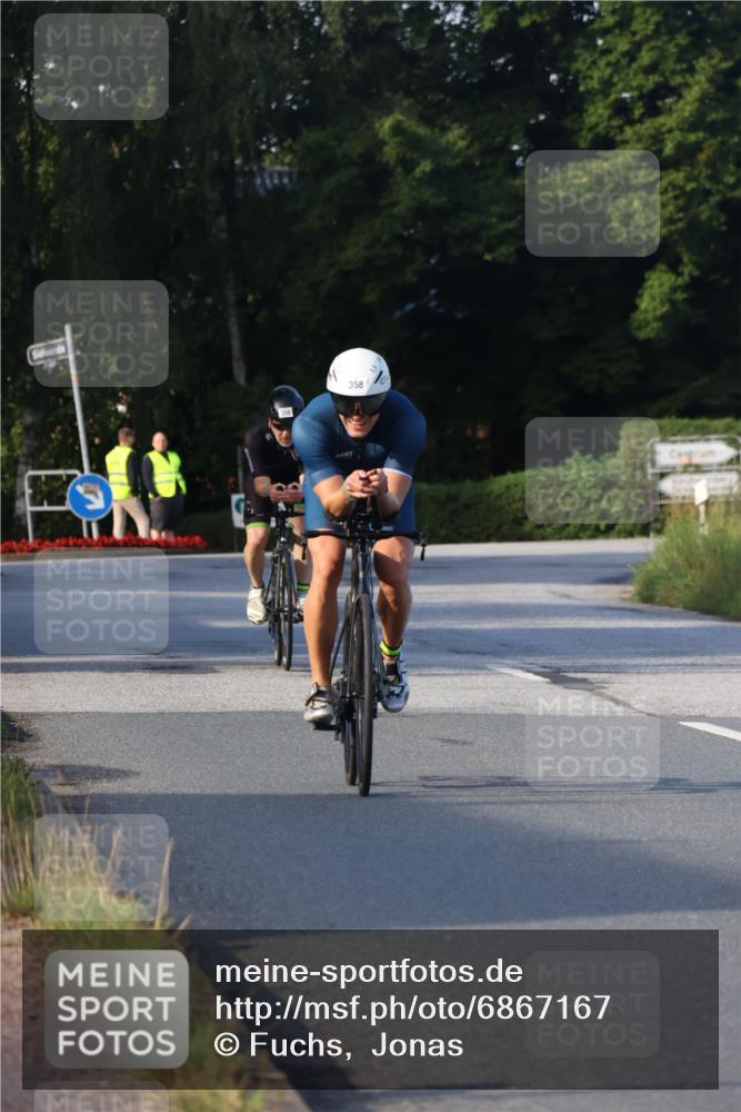 25.08.2024 - Elbe Triathlon Hamburg Fuchs,  Jonas http://msf.ph/oto/6867167 25.08.2024 09:28:17 Radfahren 55, 270, 358, 398 meine-sportfotos.de