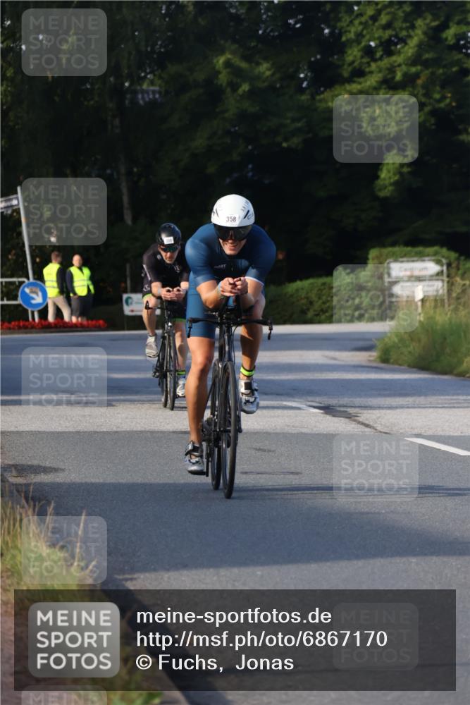 25.08.2024 - Elbe Triathlon Hamburg Fuchs,  Jonas http://msf.ph/oto/6867170 25.08.2024 09:28:17 Radfahren 55, 270, 358, 398 meine-sportfotos.de