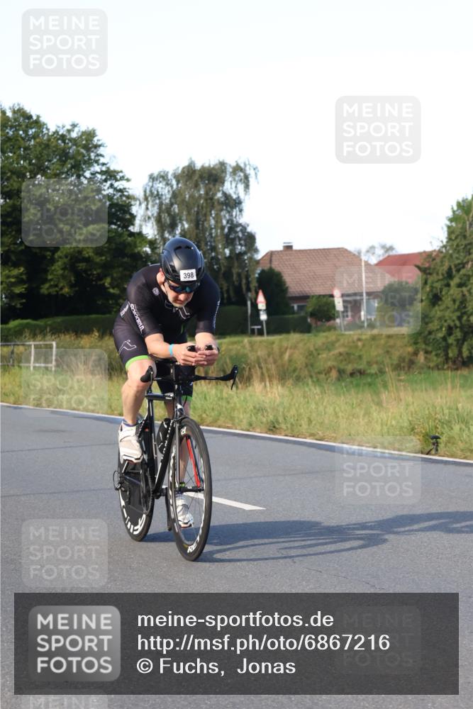 25.08.2024 - Elbe Triathlon Hamburg Fuchs,  Jonas http://msf.ph/oto/6867216 25.08.2024 09:28:20 Radfahren 270, 358, 398, 168, 143 meine-sportfotos.de