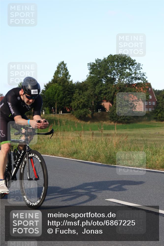25.08.2024 - Elbe Triathlon Hamburg Fuchs,  Jonas http://msf.ph/oto/6867225 25.08.2024 09:28:20 Radfahren 270, 358, 398, 168, 143 meine-sportfotos.de