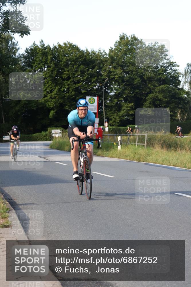 25.08.2024 - Elbe Triathlon Hamburg Fuchs,  Jonas http://msf.ph/oto/6867252 25.08.2024 09:28:25 Radfahren 398, 168, 143 meine-sportfotos.de